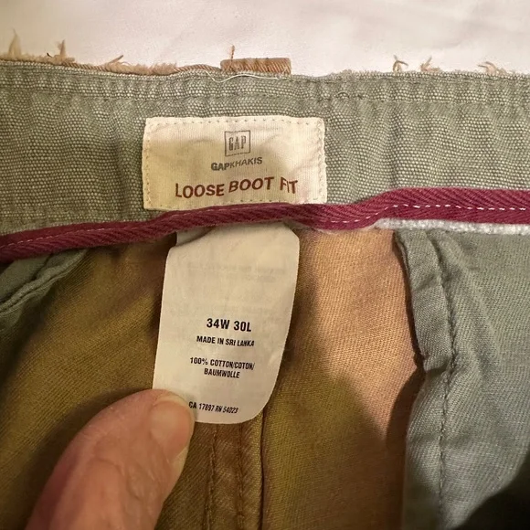 Mens  34X30 Gap Khakis Y2K  Loose Boot Fit Industrial Standard NWT Distressed - Picture 9 of 9